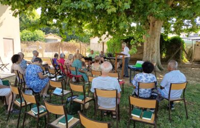 Culte dans le jardin!